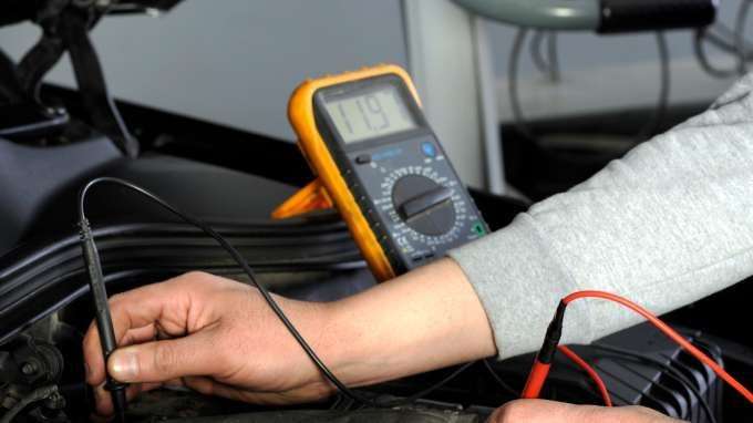 How to Tell if You Have a Faulty Coil Pack - CarsDirect four wire fan diagram 