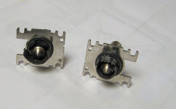 Degraded valves seals