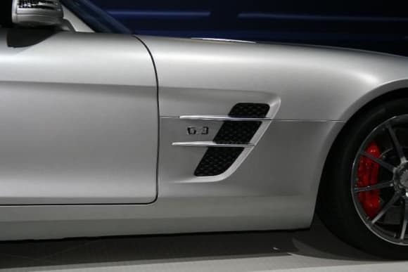 Mercedes-Benz SLS AMG Roadster -2.jpg