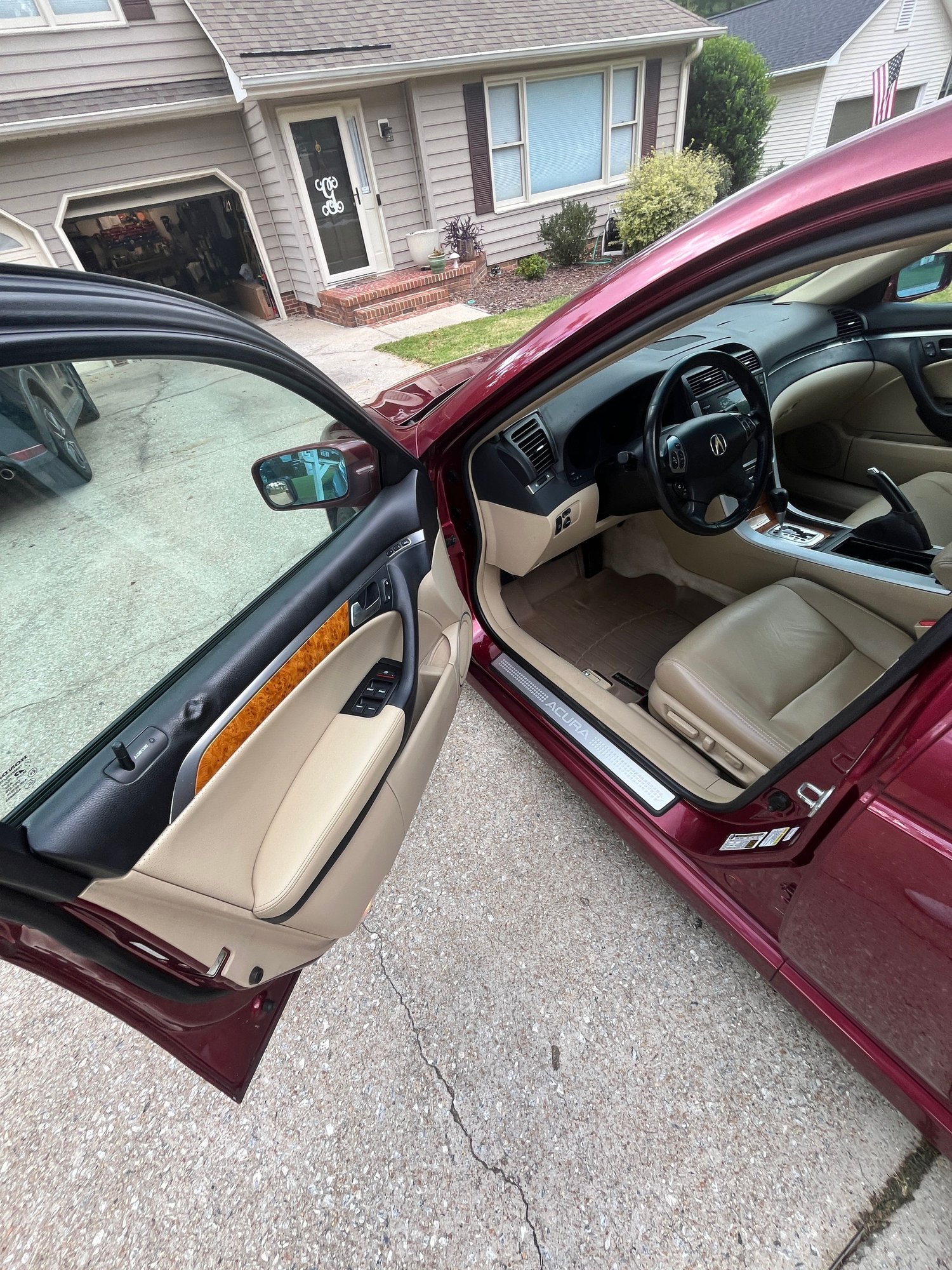 2006 Acura TL - 2006 Acura TL Lots of Upgrades & Tesla Head Unit / Needs rebuilt transmission - Used - VIN 19UUA66276A001905 - 119,000 Miles - 6 cyl - 2WD - Automatic - Sedan - Red - Greenville, SC 29687, United States