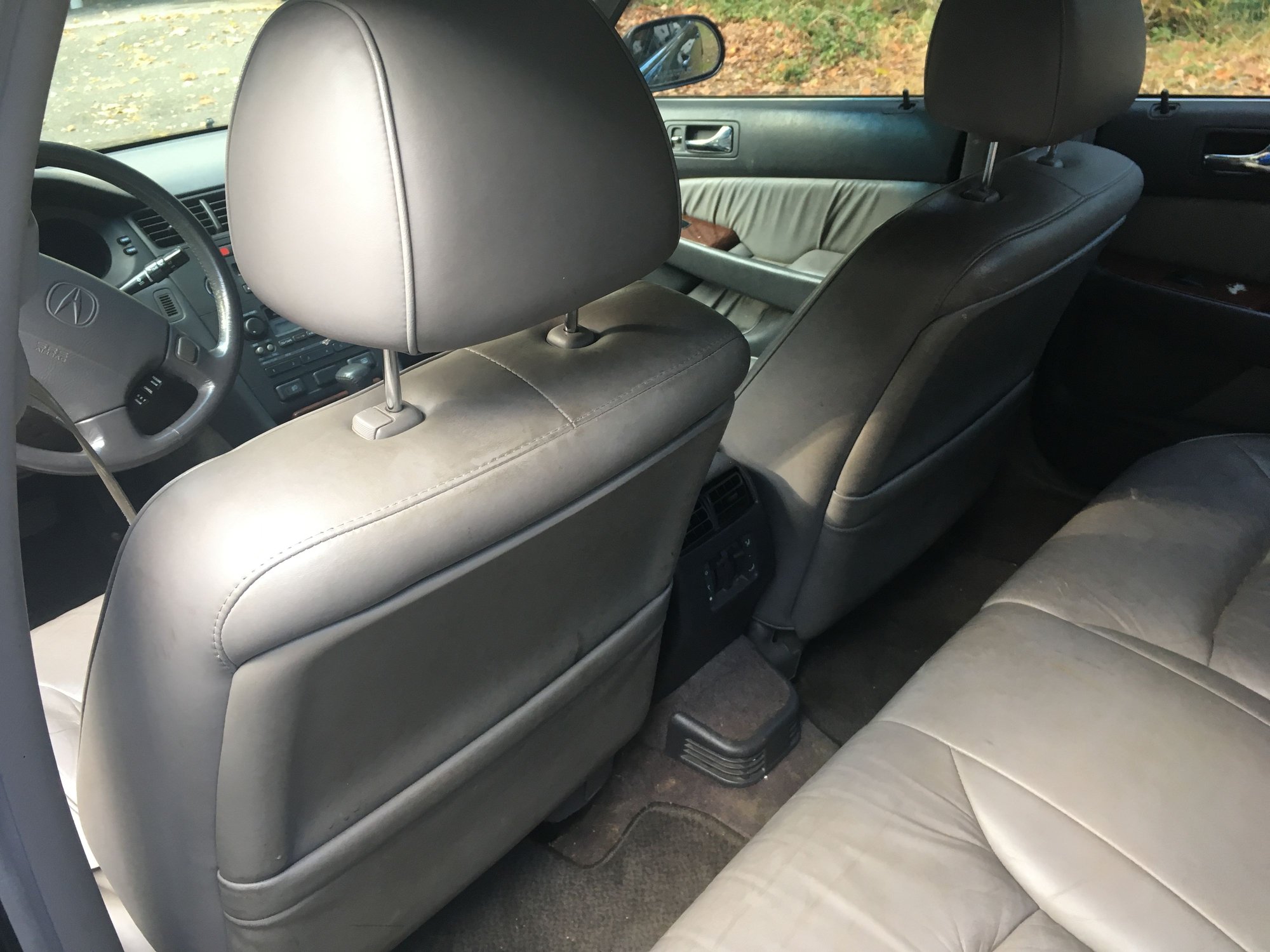 1998 Acura RL - FS: 1998 Acura 3.5 RL in Connecticut  *SALVAGE TITLE* - Used - VIN JH4KA9646WC008730 - 203,222 Miles - 6 cyl - 2WD - Automatic - Sedan - Black - Fairfield, CT 06824, United States