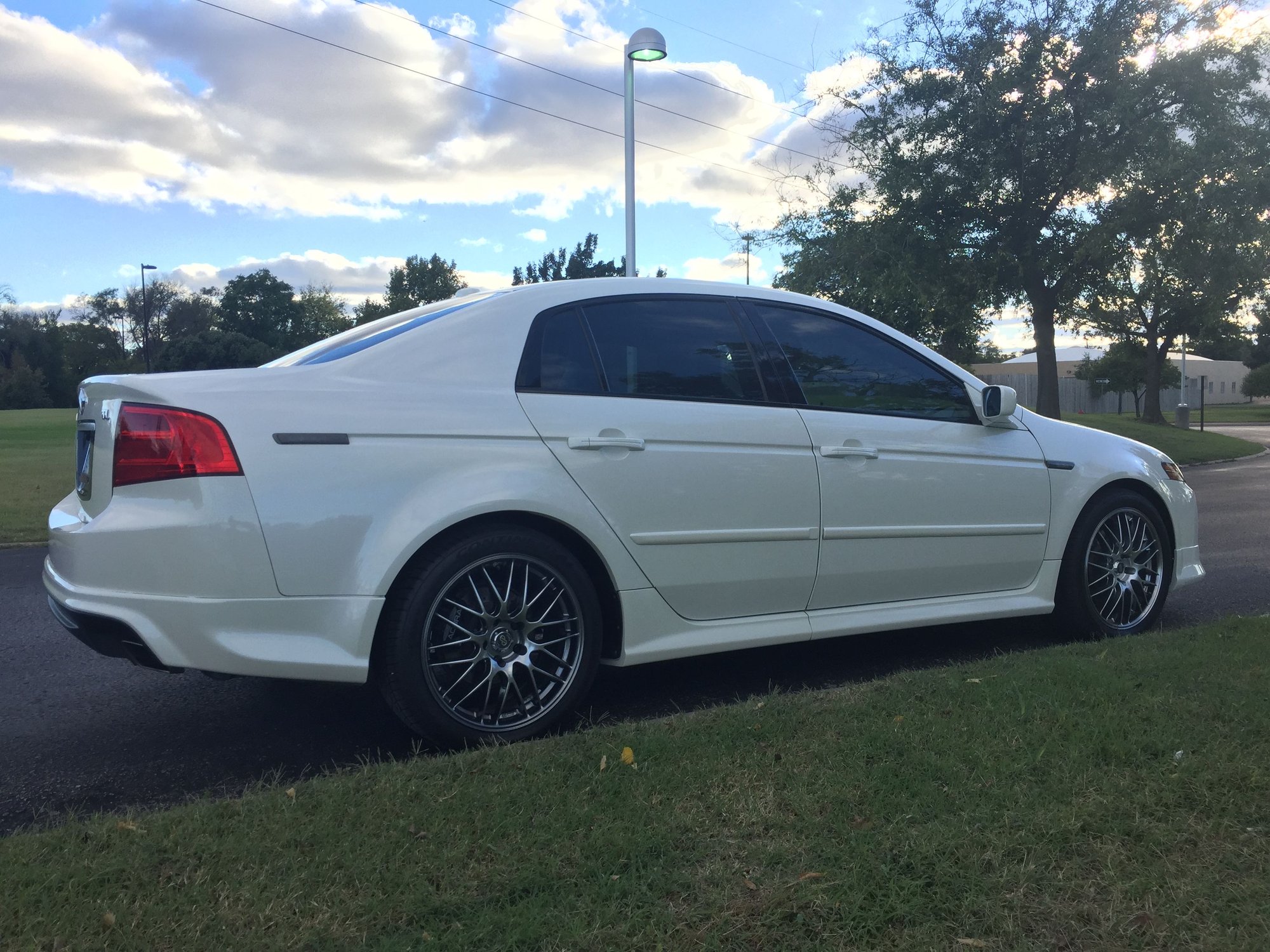 2006 Acura TL - SOLD: 2006 TL with Navigation - Used - VIN 19UUA66256A051170 - 144,000 Miles - 6 cyl - 2WD - Automatic - Sedan - White - Wichita, KS 67203, United States