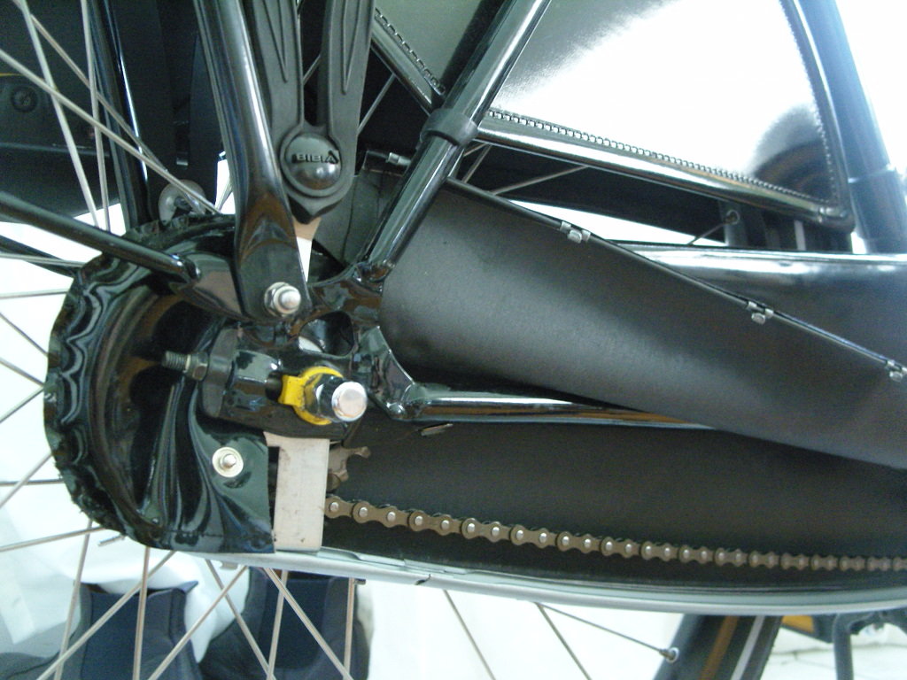 adjust bike chain tension