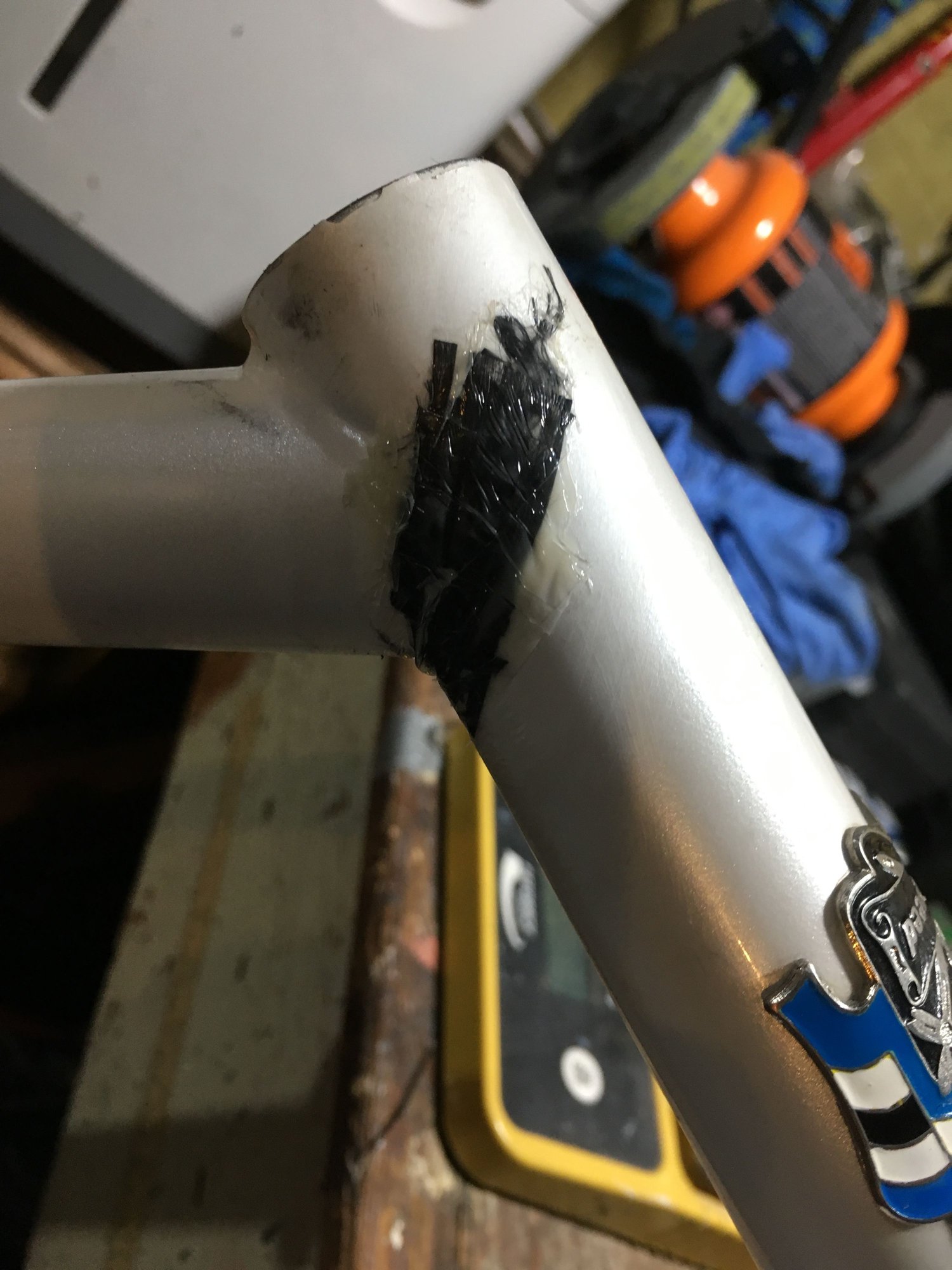 Hairline crack in discount carbon bike frame