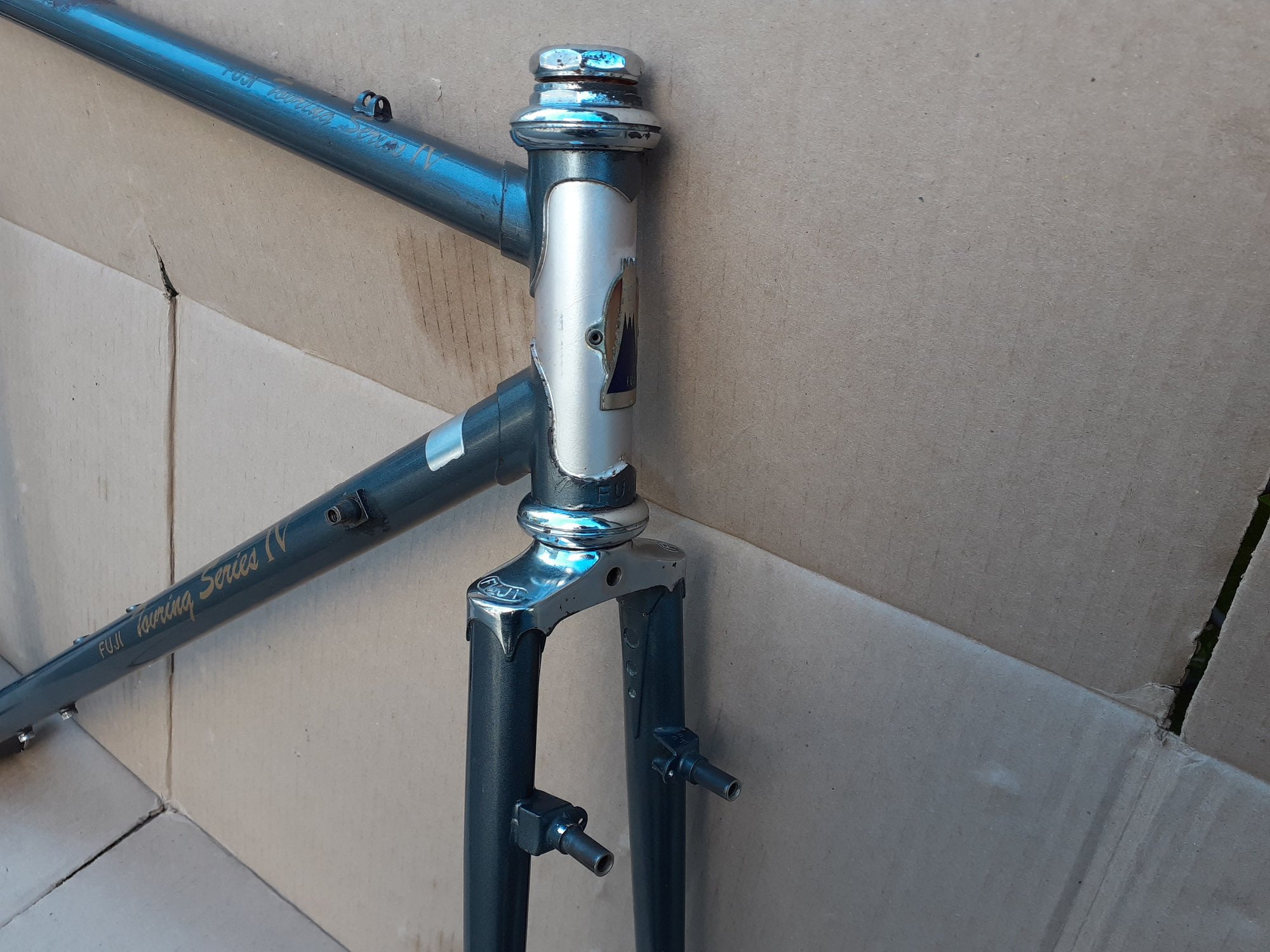 Fuji Touring Series IV lugged steel bicycle frame/fork, quad