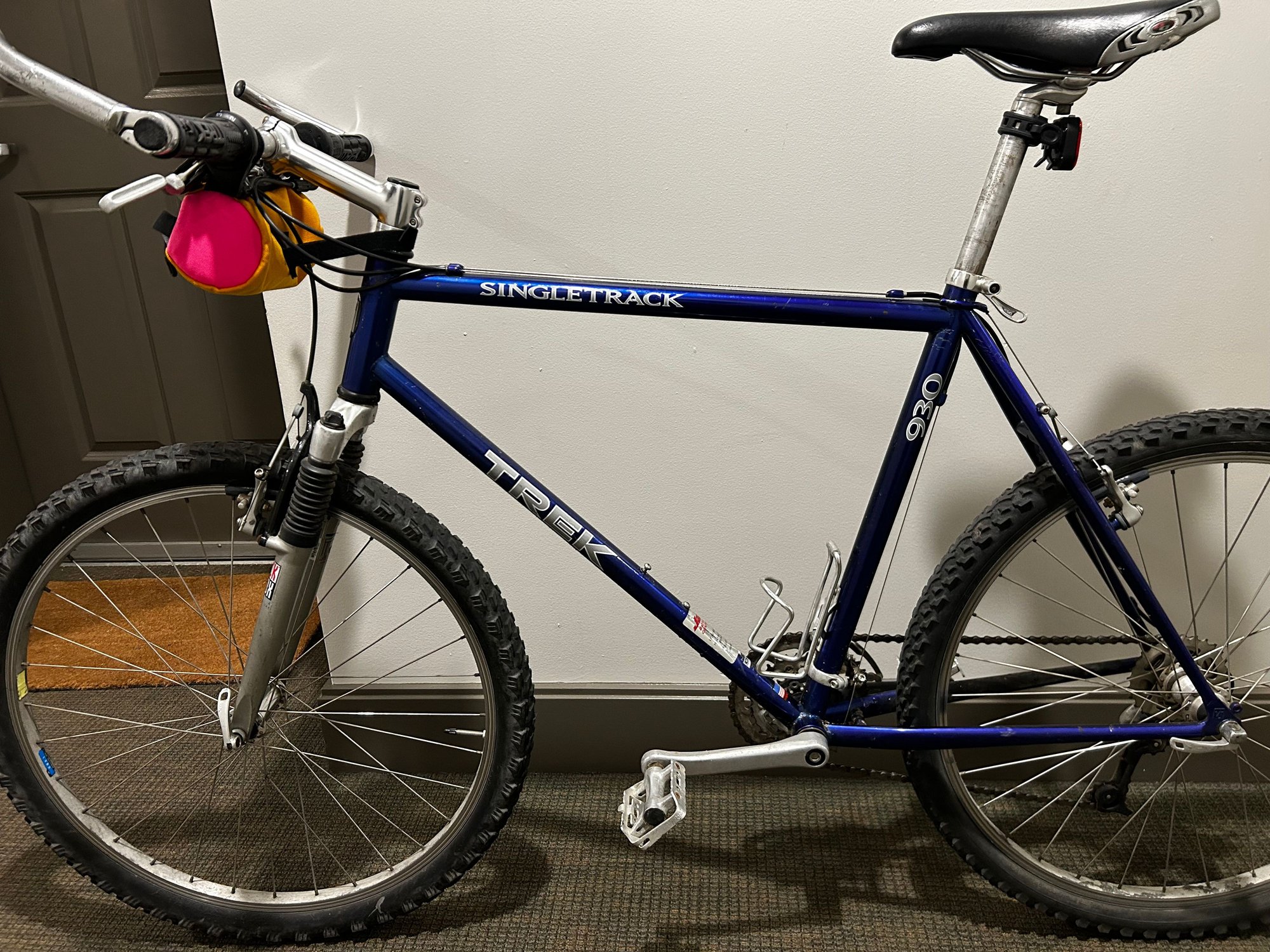 The next size up would probably fit me better but with some taller bars, this will be a fine commuter/town bike 