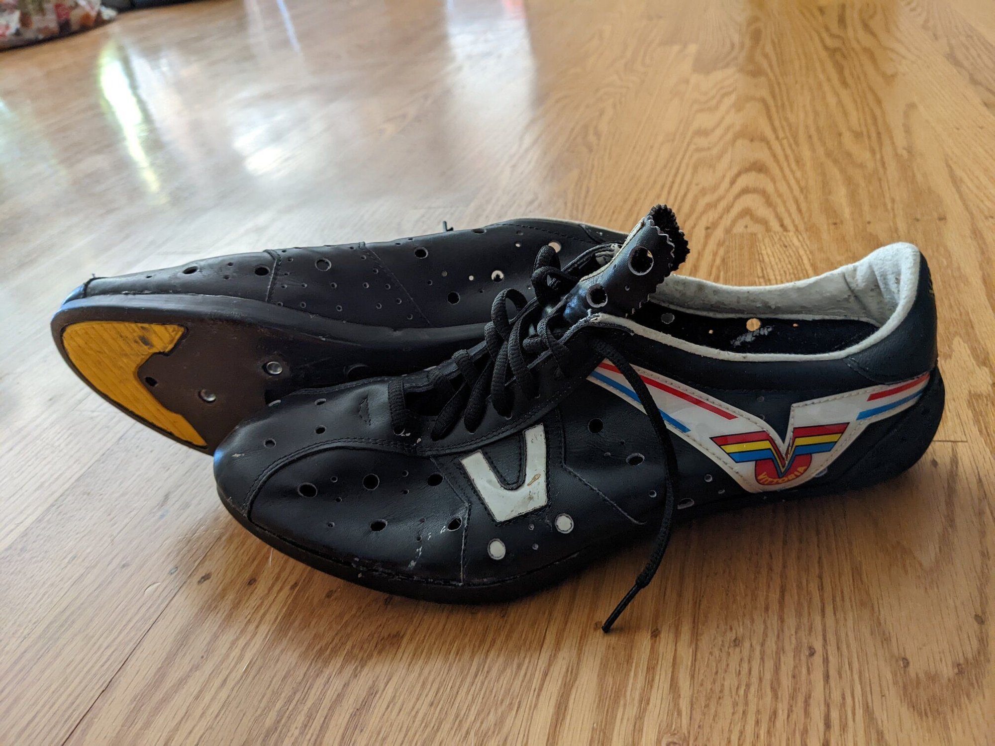 used cycling shoes