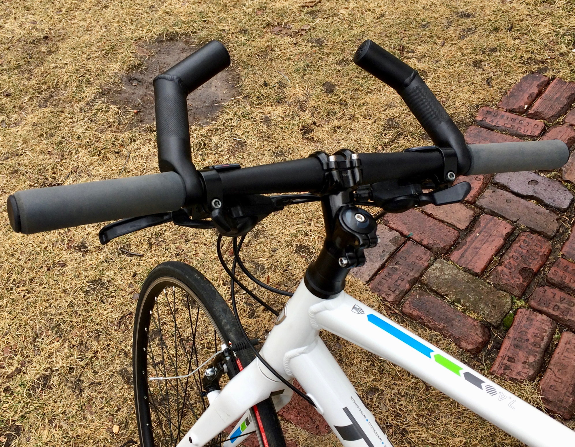 Aluminum Bike Grip Ends for Mountain Bike Road City Foldable MTB BMX Bikes Universal Bike Handlebar End Caps SMLLOW 1 Pair Bike Bar End Plugs