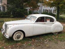 Saw this 52 Jaguar along my route. Even had a sunroof. 