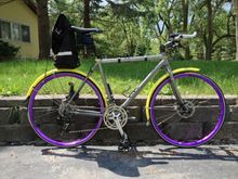 Novara Buzz w/ Xootr rack and bag