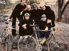 Team photo showing what the bike originally looked like. 