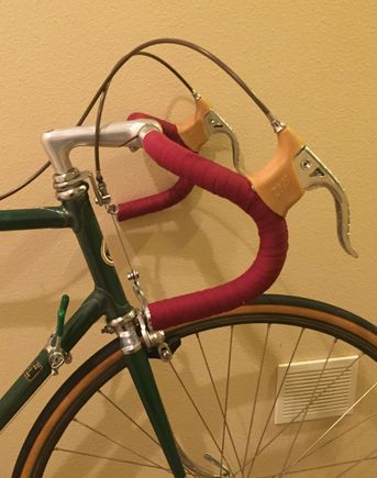 Maroon on green Zeus