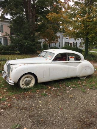 Saw this 52 Jaguar along my route. Even had a sunroof. 
