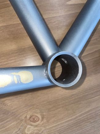 Strange brazing material on the seat stay. Non threaded bb takes Mavic bb. Thanks for making life difficult Grant 
