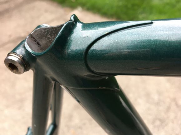 Notched in top front of seat tube