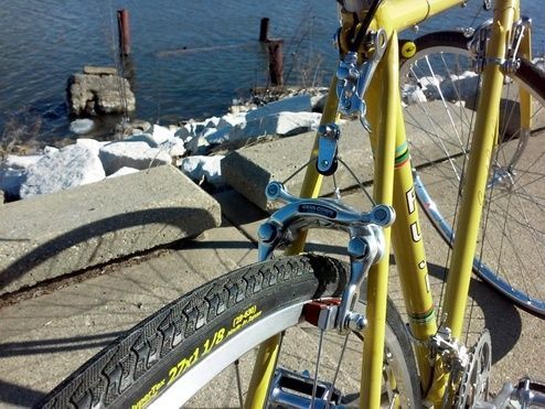 Brakes - Dia Compe Gran-Compe GC610 Center Pulls using their model 1243 straddle cable bridges.

The Gran Compe is a higher quality finish version of the famous model 610 brake calipers.   The 610's were originally furnished on this model year.