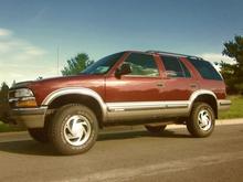 Blazer after the 2.5 inch Rough Country lift.