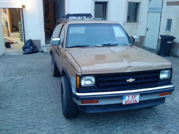 I need to fix the front axle so it actually has 4 wheel