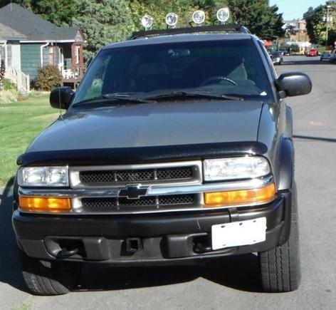 mods-black emblem -light bar -licence plate bracket 
-100 watt bulbs as DRL -homemade front hitch
