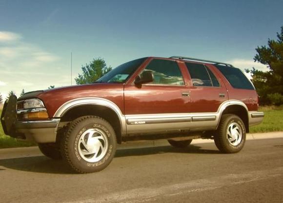 Blazer after the 2.5 inch Rough Country lift.