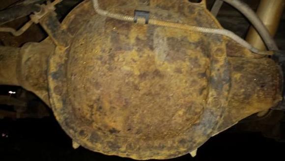 Rear differential cover