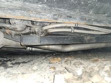 This is one of the traction bars i believe. 