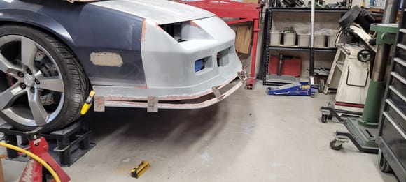 Sliced the lower spoiler to level with the ground 
