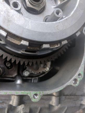 I think there should be a chain on that smaller sprocket on the lower right.