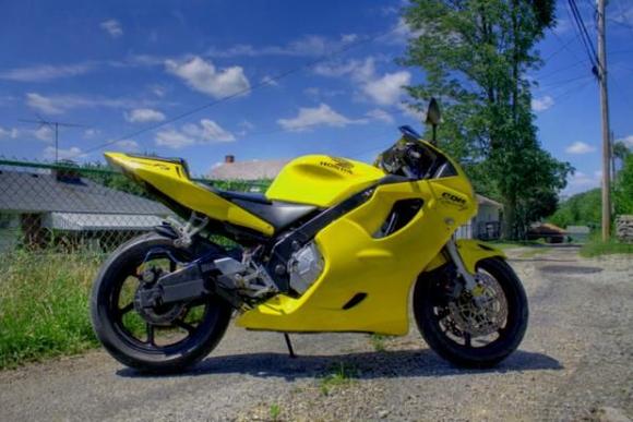 New pic's w/ motogp style pipe