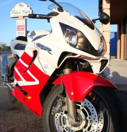 CBR F4i