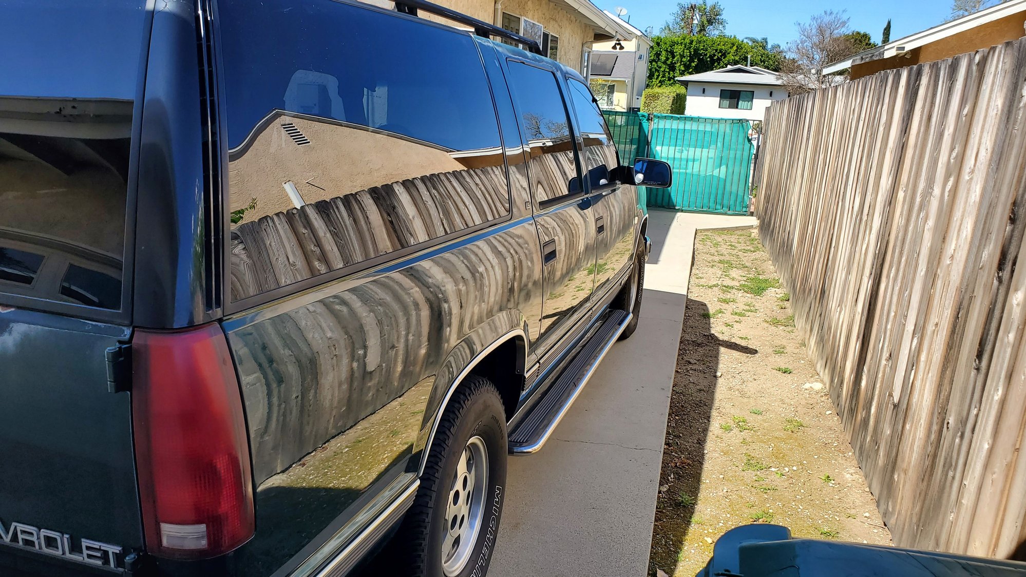 1995 Chevrolet Suburban 1500 - 1995 Chevrolet Suburban - Used - VIN 1gnec16k9sj320563 - 229,000 Miles - 8 cyl - 2WD - Automatic - SUV - Other - Tarzana, CA 91335, United States