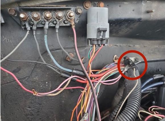 ECM spark control circuit connector 