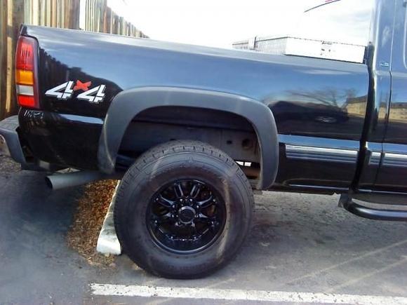 Back pass. Rear fender - no damage
Back right wheel- perfect