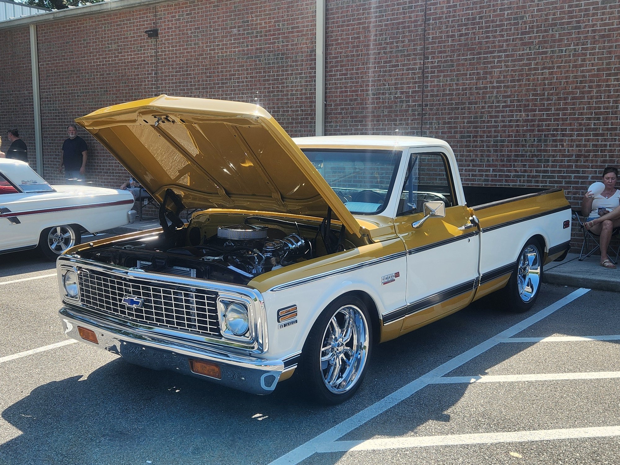 This truck got Best of Show.