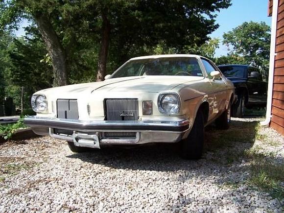 Cutlass front view