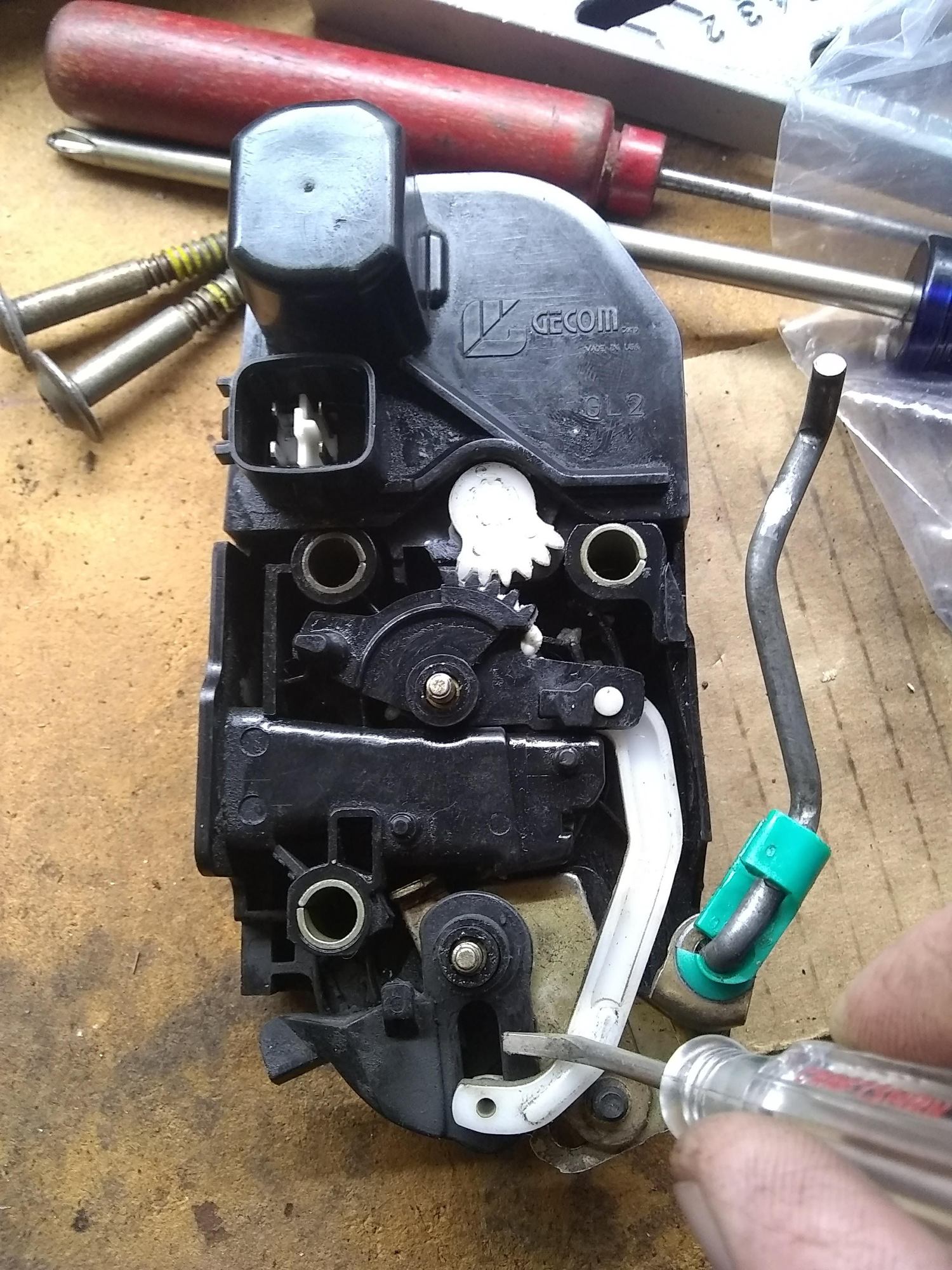 2000 dakota door won't open