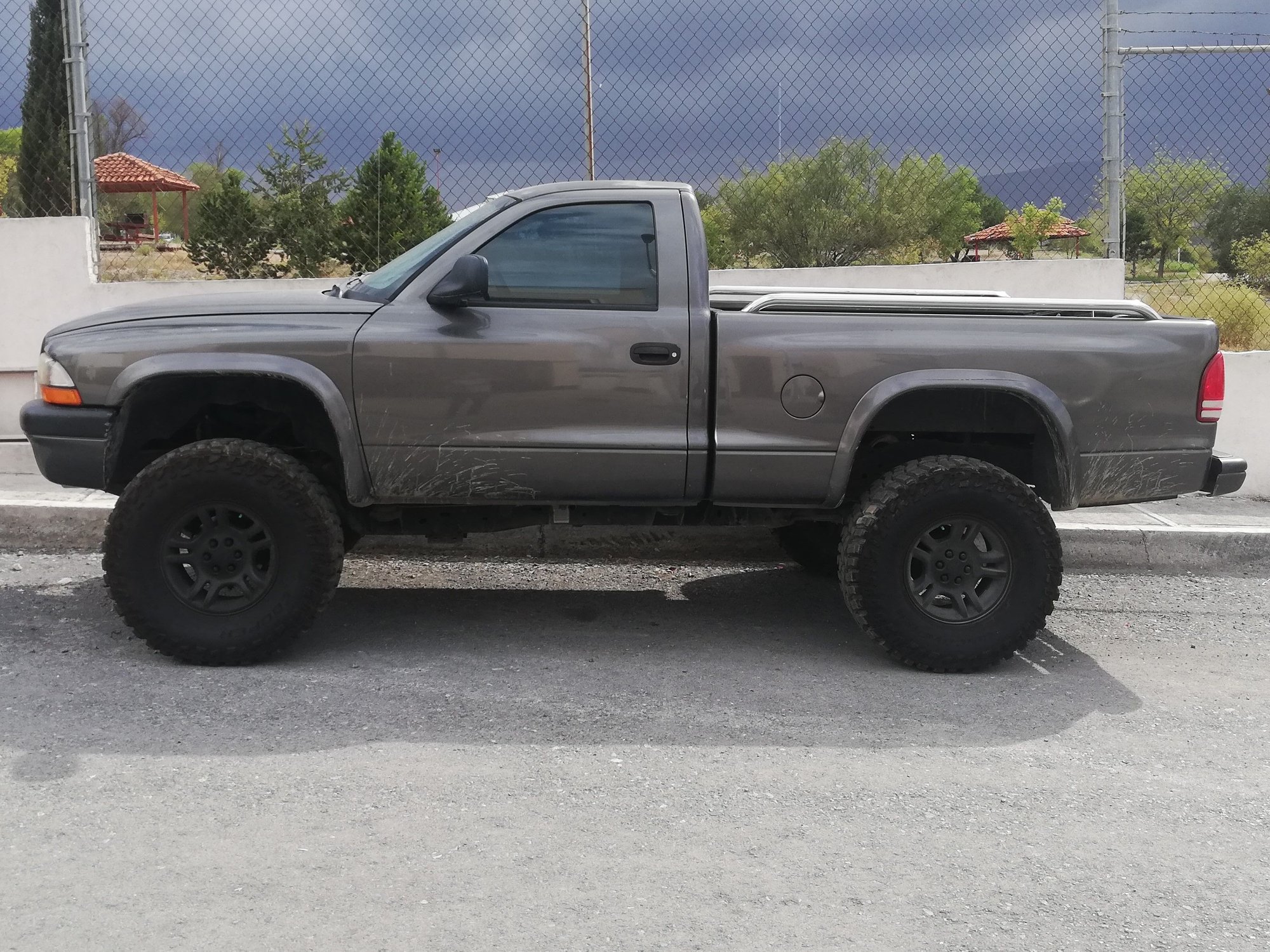 Lifting a 2001 dakota sport