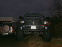 The car to the left is a Toyota Rav4.