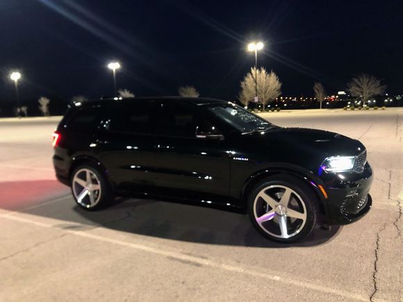 2021 Tow n Go                            
22X10 Blaq Diamond wheels