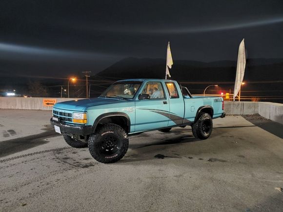 And fast forward to now, I lifted it(with the only kit I could find lol) put a clutch in it, did the timing chain, and other minor visual mods to make it my own. I’m not quite sure where to go from here, I plan on keeping it for a while cause I have so much damn money in it. So share your thoughts, give me some inspiration on what I should do next