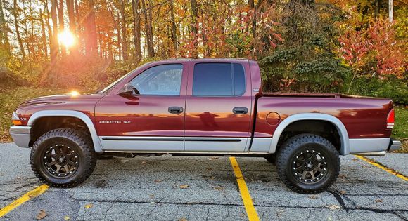 My 7th Dakota.  Just picked up a few weeks ago.  3" Lift and added wheels and tires today.  Next stop, The Body Shop.
