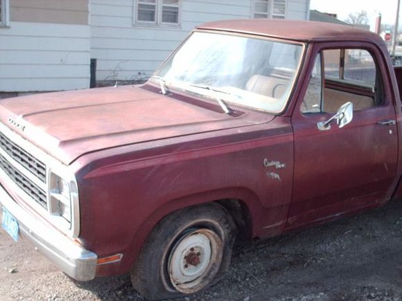 80 longbox I litterally save from the scrapyard. Saw them haulin it down the road along the interstate and new they were headed to the scrapyard so I beat them there and bought it for $125 and the rust is minimal and the whole truck will help others live on. Has slight body damage here and there but very solid truck