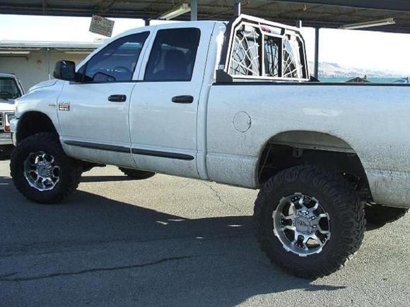 07 Dodge Ram 2500 Back