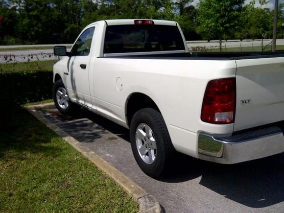 2009 1500 reg cab long box side
