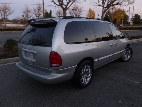 Dodge Grand Caravan Sport with 18's(4)