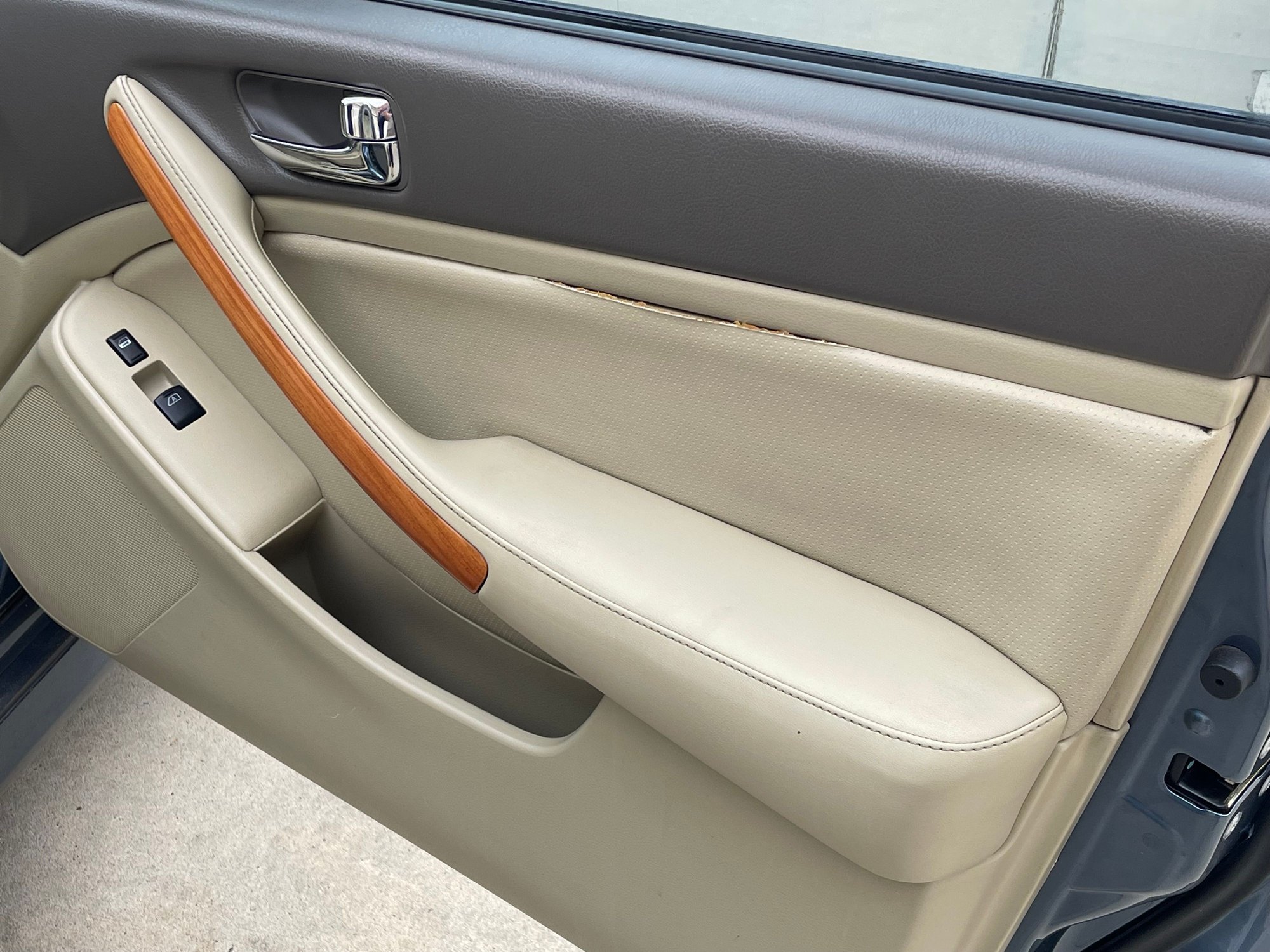 Front passenger side door panel 