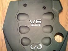 sedan engine cover.. doesn't look bad in a black g..
