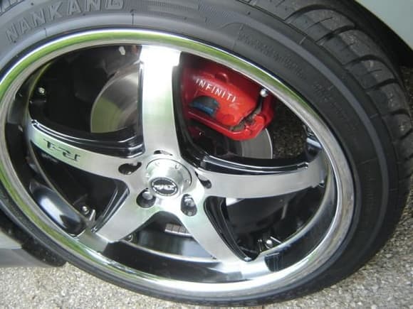 painted calipers with silver Infiniti letters