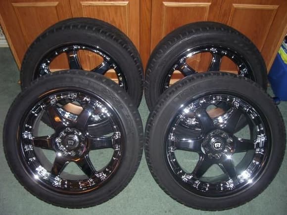 I have a set of motegi DP6 chrome rims: 17x7 (in picture)
:42mm Offset
:Universal Bolt Pattern 5x100 &amp; 5x4.5

:rubbers: nexen 215/45 ZR17

This is a spec i got of the manufacturer's web site. I'm not to sure what the specs on mine actually are don't have the box anymore. But they fit when i test fitted them,and i do need centering rings.

These rims r brand new,and i don't want to sell them if i don't have too. Can someone let me know if they will fit my 03' G35 Sedan 5/AT.