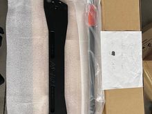 Swaybar itself looks black but it’s more of a gun metal
